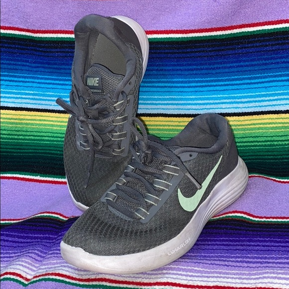 nike lunarsolo grey running shoes